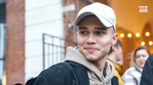 Актеры Рузиль Минекаев и Леон Кемстач запустили бренд чипсов "Эу, пацан".