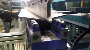 Гибка металла 8мм сталь 09Г2С на раздвижной матрице