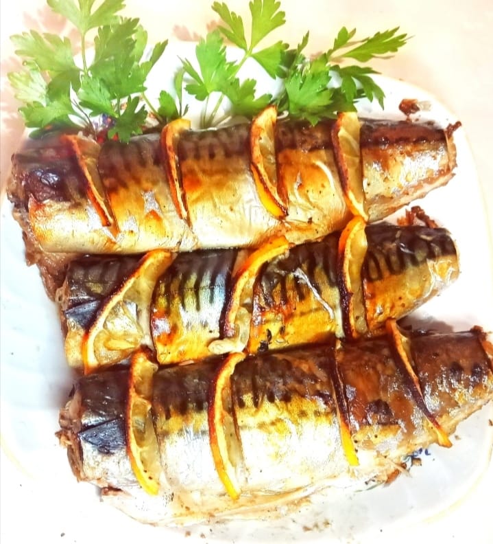 Скумбрия в духовке кухня наизнанку. Сочная скумбрия в духовке. как вкусно приготовить скумбрию в духовке. скумбрия в духовке самый вкусный рецепт.