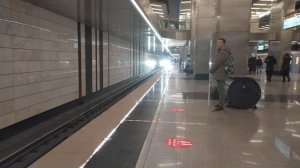 Moscow metro/ Въезд Метропоезда ОКА на станцию "ДЕЛОВОЙ ЦЕНТР". СОЛНЦЕВСКАЯ ЛИНИЯ (8а).