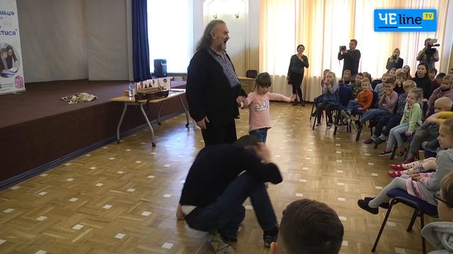 Рассказы под лиру «мудрангеликов» посетил всемирно известный сказочник смотреть онлайн