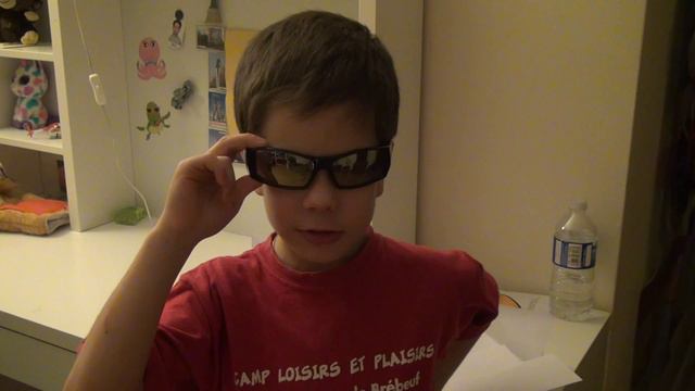 КАК НУЖНО ПОДМИГИВАТЬ ДЕВЧЕНКАМ !!!