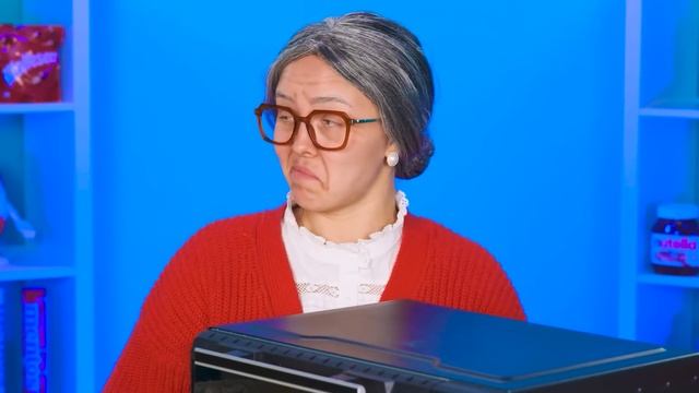 Кулинарный Челлендж: Я против Бабушки | Фантастические Кухонные Рецепты от BaRaDa Challenge смотреть онлайн