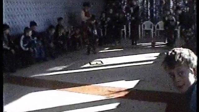 ДК им.Кирова, игровая программа для детей "Осенние забавы" (13.10.2000) смотреть онлайн