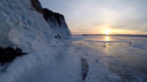 Каким бывает лед на озере Байкал?