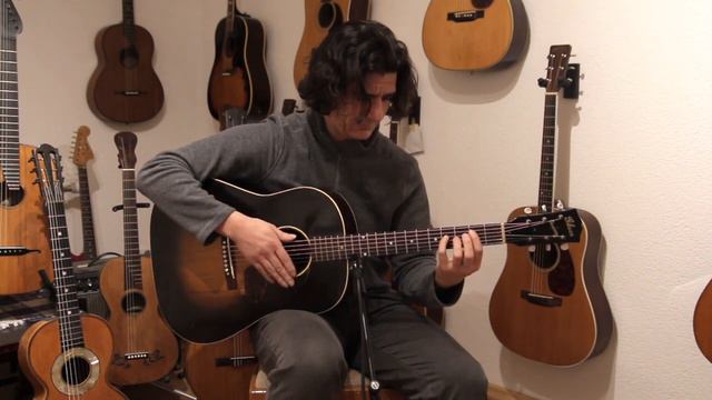 Gibson J-45 "Banner Logo" with Mahogany Neck 1942 Sunburst - extremly nice + rare wartime guitar смотреть онлайн