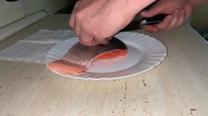 Форель соленая, разделка