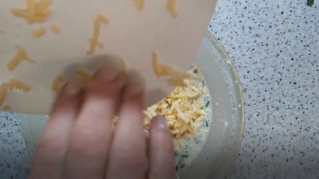 Блинчики  с сыром и зеленью за 5 мин.