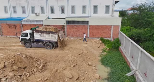 Строительство,  избавляемся от воды ,засыпка и планировка