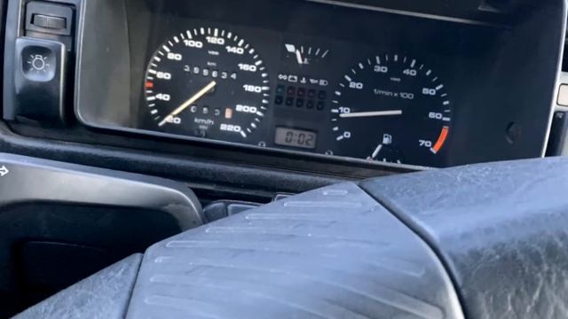 Volkswagen Golf 2 16l 1990 cold start.