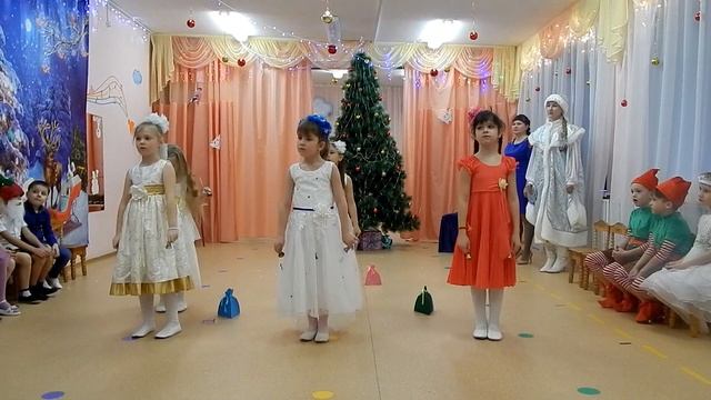 Новогодний утренник Отпуск Деда Мороза 3 группа смотреть онлайн