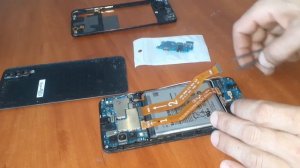 Телефон Samsung A 50.Сам по себе включается экран блокировки,после входа в ждущий режим.
