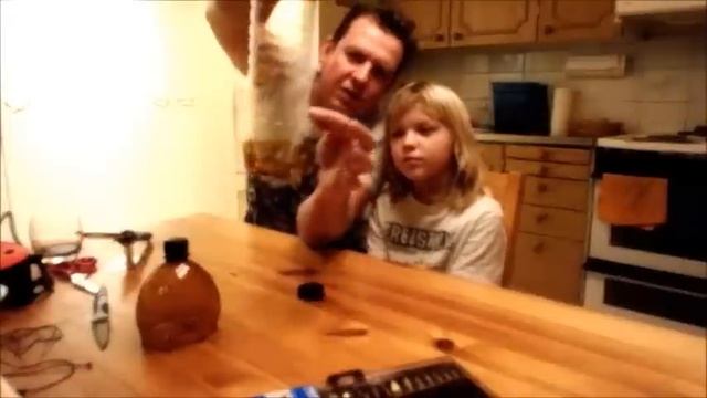 Прикольная кормушка для птиц из двух бутылок смотреть онлайн