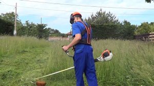 Stihl FS 460 fűkasza 1,5m fű vágása! A profi kasza ami mindent bír!