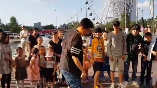 20 лет Астане. День города Астана. Выступление футбольных фристайлеров. Keruencity v Astane смотреть онлайн