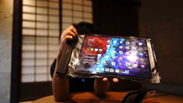 iPad Pro12.9インチの防水ケースで、お風呂でプチ映画館！　サンワサプライPDA-TABWPST12　アイパッドプロ смотреть онлайн