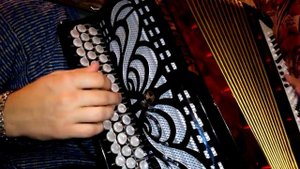 НА БАЯНЕ НА ПОЛЕ ТАНКИ ГРАХОТАЛИ