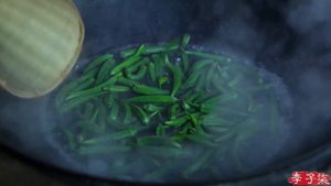 Finally, a different title! “The life of okra and bamboo fence, LOL这次可算有点不一样的标题了!秋葵,和竹筒路的一生嘻嘻丨Liziq