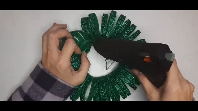 НОВОГОДНИЙ  РОЖДЕСТВЕНСКИЙ ВЕНОК из фоамирана