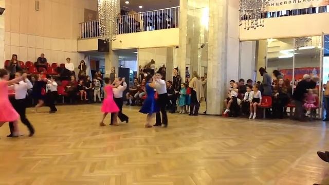 Соревнования 24.12.16. Кира и Дима танцуют Вальс (Аттестация) смотреть онлайн