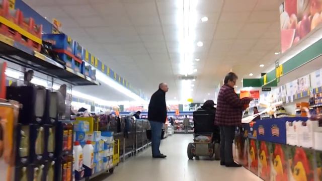Моё первое видео. Магазин Lidl в городе Senden. 3 часть Взгляд с коляски. Германия. Vlog. Germany