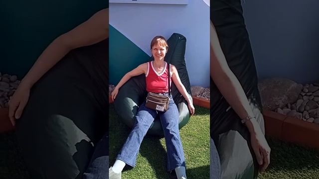 Девушке очень понравилось кресло-мешок оно же кресло-груша оно же просто пуфик