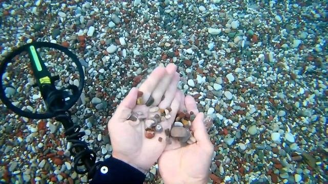 Мечта а не коп!Черногория-пляжный поиск золота с металлоискателем в идеально чистой воде