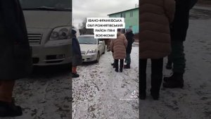 Жители села в Ивано-Франковской области прогнали военкомов.