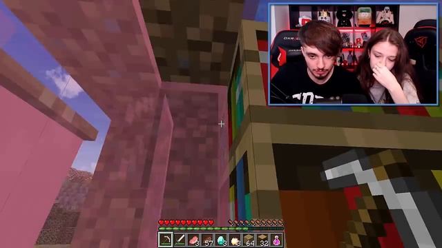 НАШЁЛ СЕКРЕТНУЮ МАЙНКРАФТ КАРТУ МОЕЙ ДЕВУШКИ! смотреть онлайн