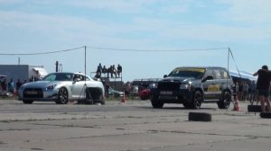 Jeep SRT8 Ardinvest Twin Turbo vs SRT8, Nissan GTR ...