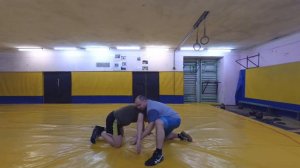 Вольная борьба. Захват за голову и руку сверху стоя на коленях. Вариант 1 "Ломок" под руку.