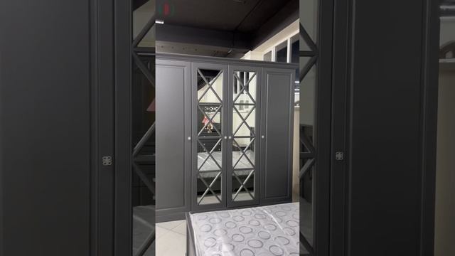 СЕРАЯ СПАЛЬНЯ. Темная спальня. Спальный гарнитур. Спальня в современном стиле смотреть онлайн