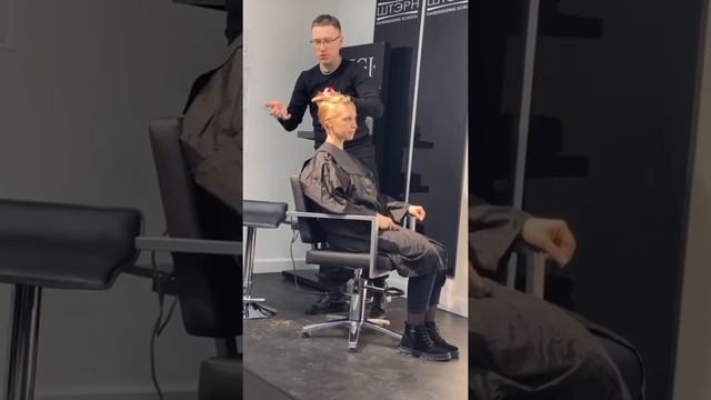 Павел Гуров - обучение женским стрижкам в Санкт-Петербурге