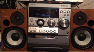 Музык центр aiwa NSX - R 71 колонки SONY SS-NXM 3