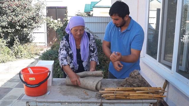 Ногай кийгиз басамыз. Практическое руководство для валяния войлока по ногайской технологии