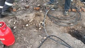 Установка термоусадочной муфты Термофит горелкой с пропановым балоном