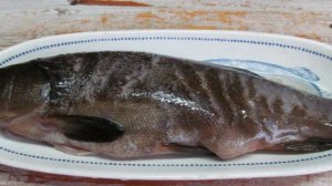 Жареный линь с овощами