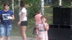 девочка 5 лет спела  на второй день свадьбы