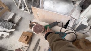 Обзор моего стола при работе надо скульптурой из дуба.