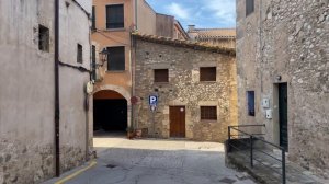 Spain Walks: Besalú. Beautiful medieval town in Catalonia, northern Spain.