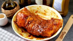 Запеченная маринованная свиная грудинка