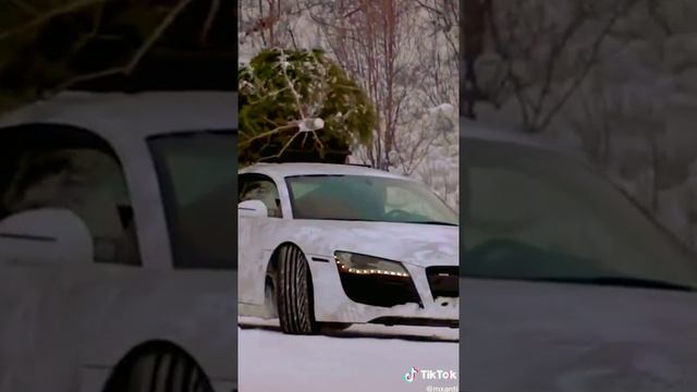 Audi r8(Новогодняя)