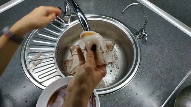 Чистка кальмара # Лайфхак как быстро почистить кальмар