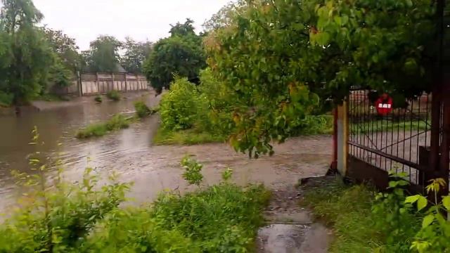 потоп возле въезда в станкостроитель 2. павлоград 2021 смотреть онлайн