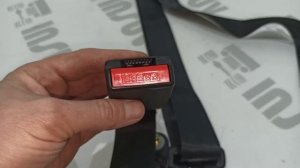 Ремень безопасности задний средний на Шевроле Нива