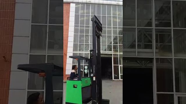 Bán xe nâng điện đứng lái cũ, Toyota 7FBR15, V4000 смотреть онлайн