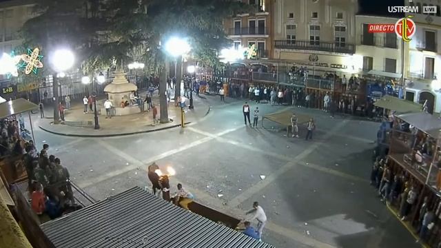 Ночная развлекуха молодёжи в Enguera(Испания) смотреть онлайн