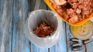 Ветчина из свинины в ветчиннице — видео рецепт