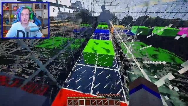 МЫ ЗАШЛИ ВО ВНУТРЬ ГИГАНТСКОЙ НАСТОЛЬНОЙ ИГРЫ НА ДЕНЬГИ В МАЙНКРАФТ!