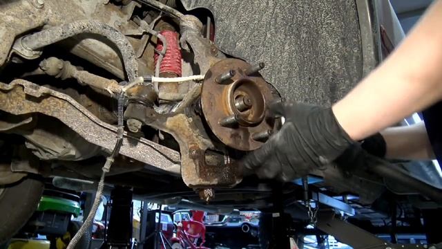 1997-2004 Ford F-150 & 1997-2002 Ford Expedition 4WD Front Hub and Bearing Replacement смотреть онлайн